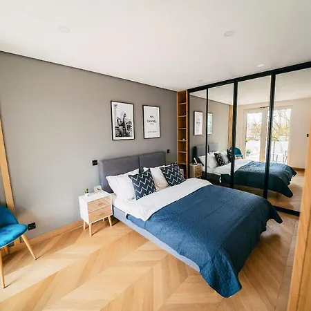 Luxury With City Views In Old Town